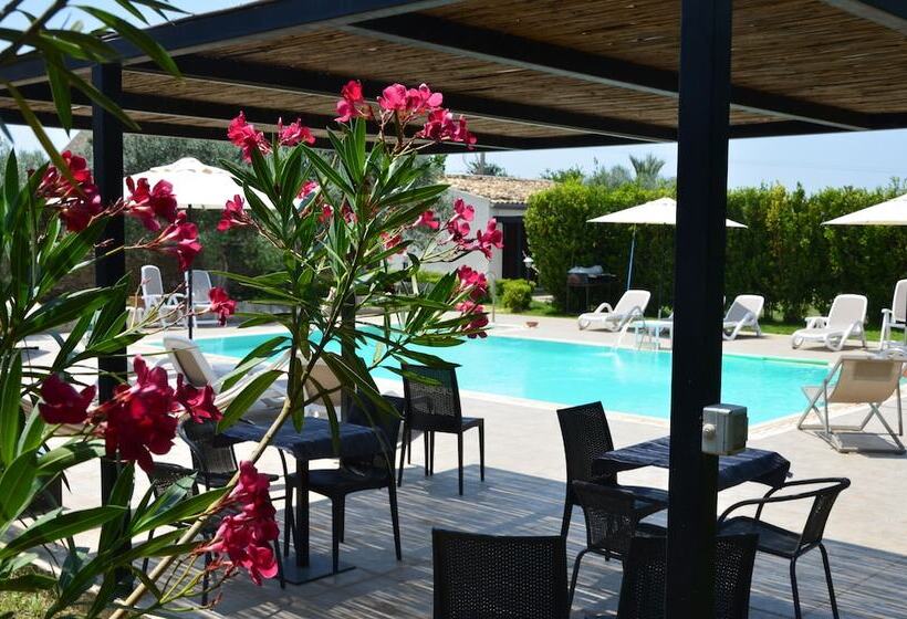 فندق ريفى Serravalle Relais & Country Villa