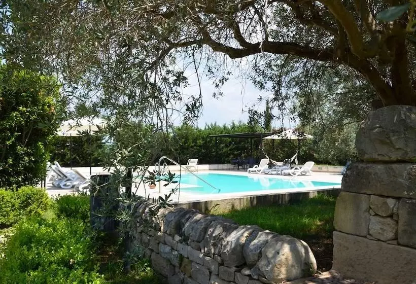 田舎風ホテル Serravalle Relais & Country Villa