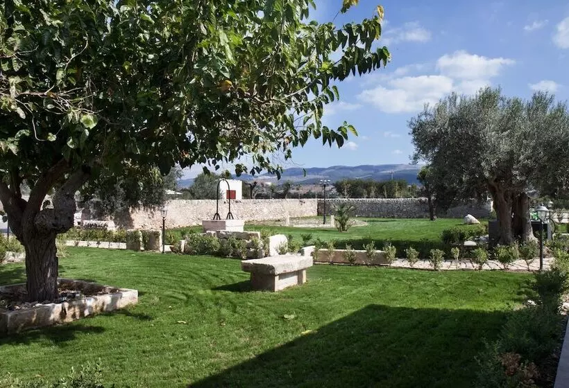 田舎風ホテル Serravalle Relais & Country Villa