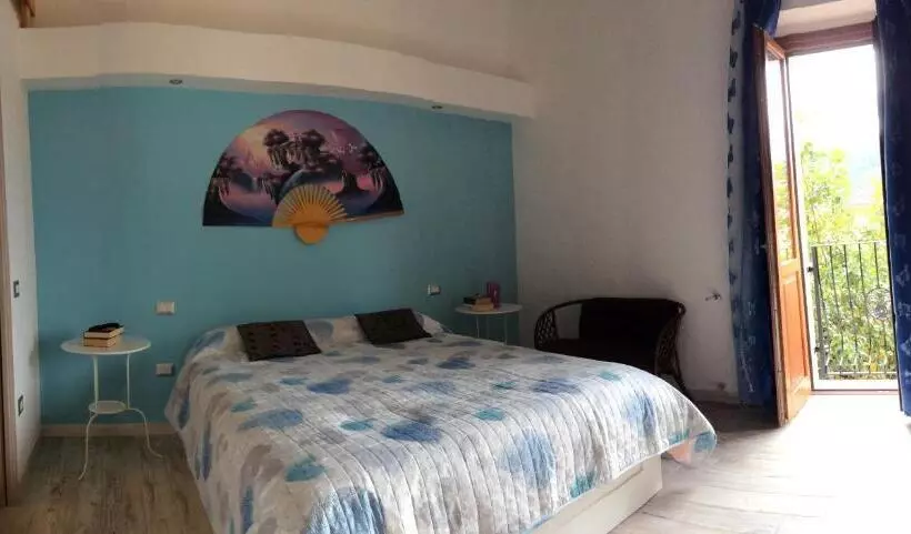 ベッドアンドブレックファースト La Perla Del Sud