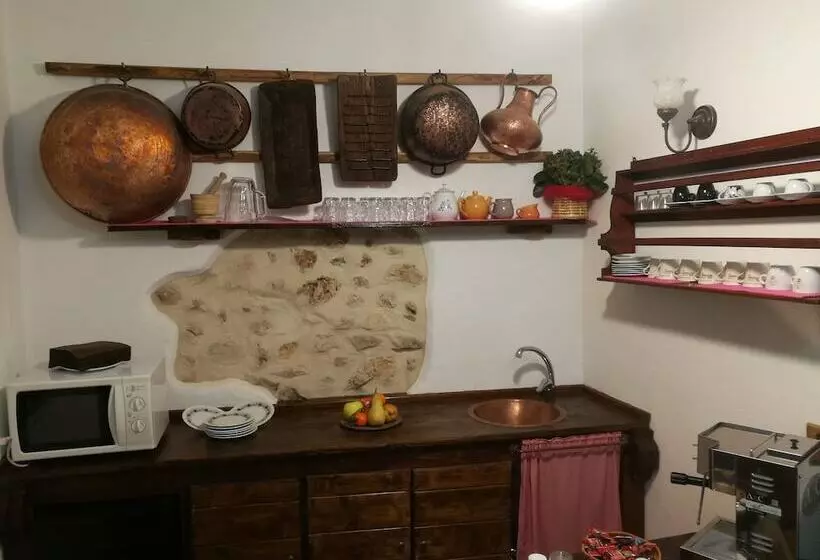 La Rupe Bed And Breakfast