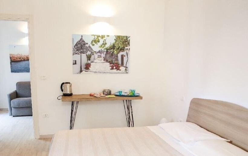 پانسیون Ailanthus Holiday Suites