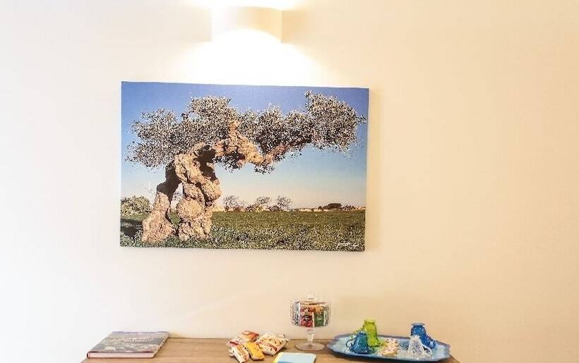 پانسیون Ailanthus Holiday Suites