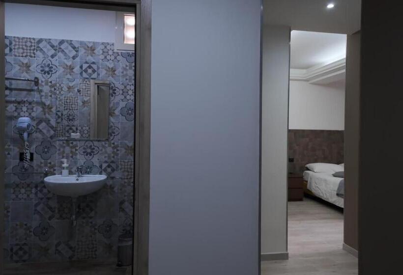 پانسیون Royalty Rooms & Spa