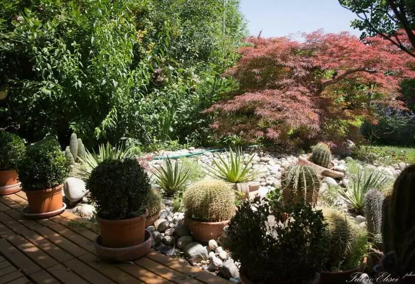 تختخواب و صبحانه Teapot House