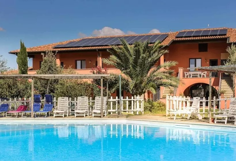 田舎風ホテル Borgo Campetroso