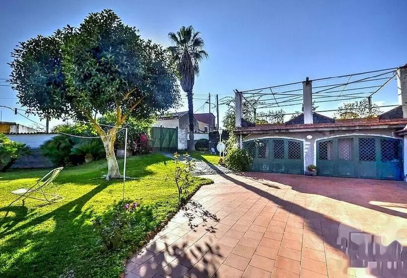 Hostelli Villa Con Giardino Vicino Al Mare