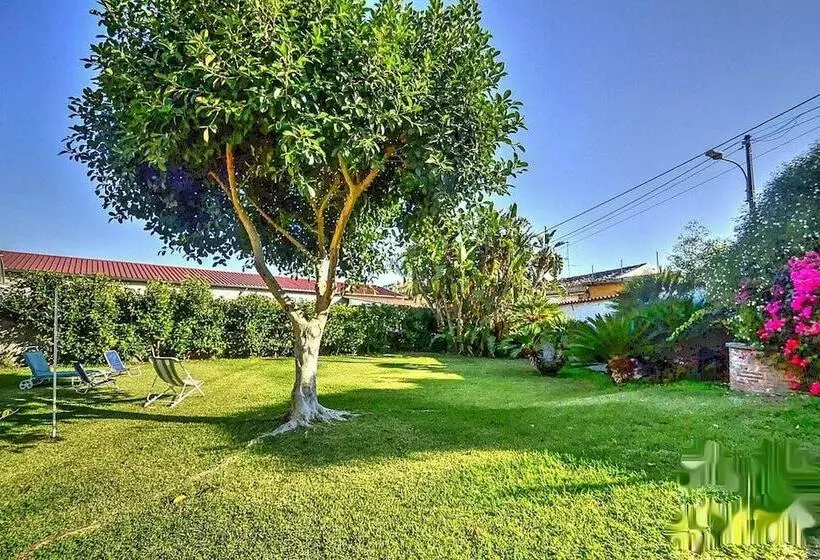Hostelli Villa Con Giardino Vicino Al Mare