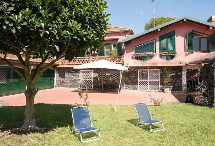 Hostelli Villa Con Giardino Vicino Al Mare