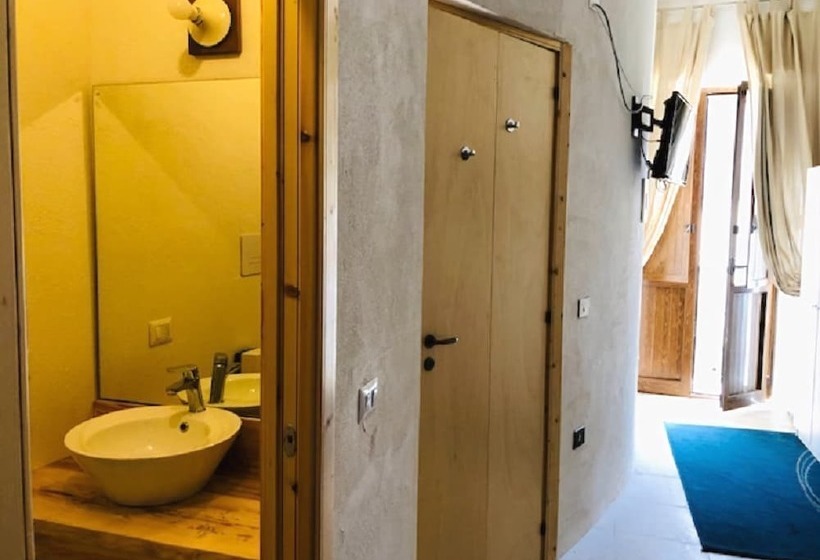 פנסיון B&b Abaton