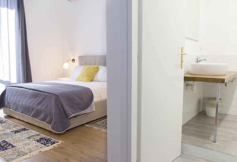 تختخواب و صبحانه I Borbone