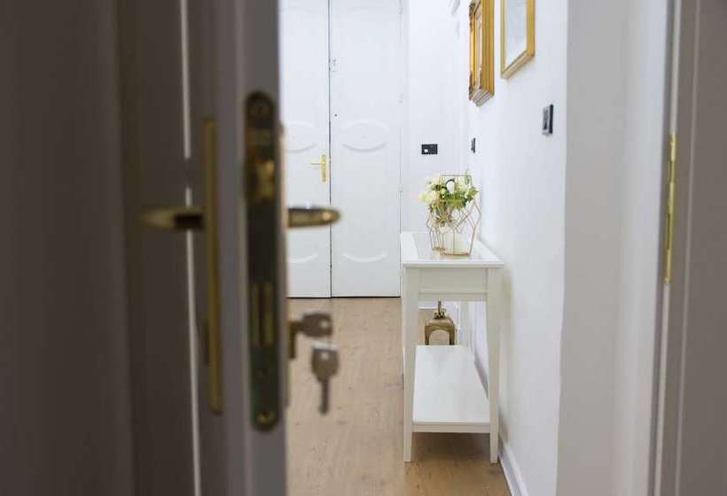 تختخواب و صبحانه I Borbone