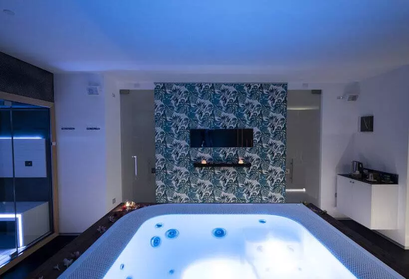 Alkamuri Posh Hotel E Spa