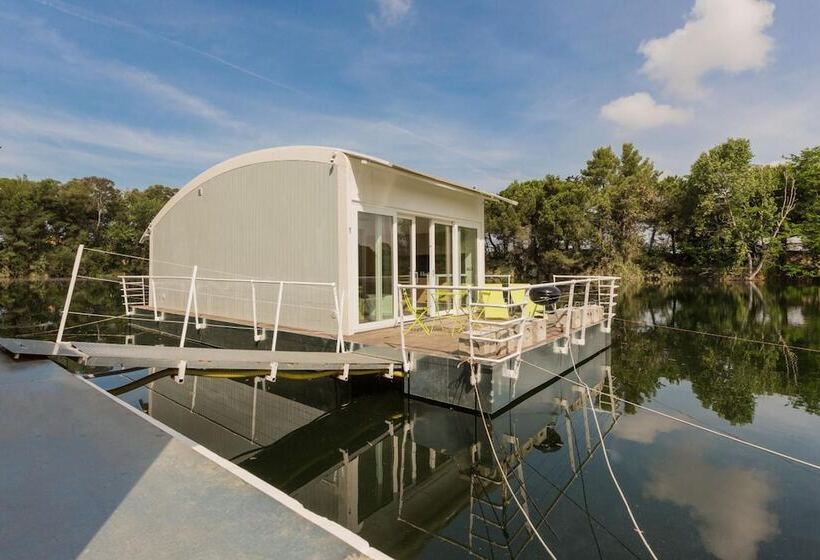 리조트 Nautilus Village