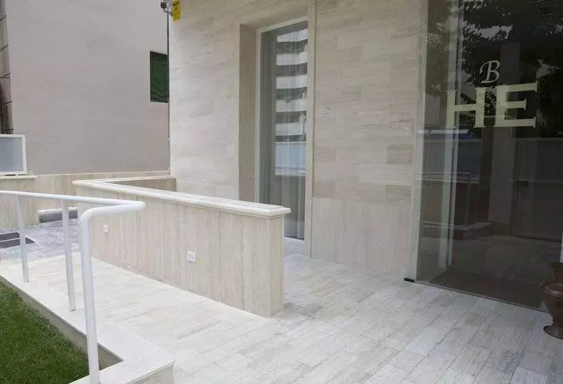 مسافرخانه Boutique Hotel Enia