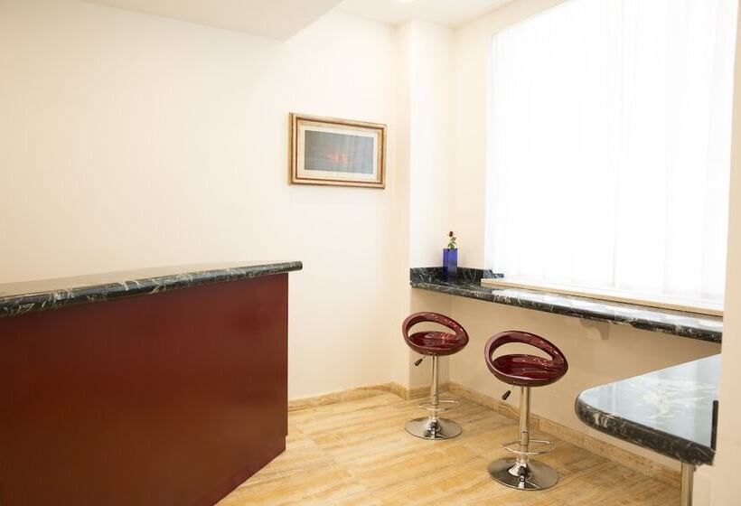 مسافرخانه Boutique Hotel Enia