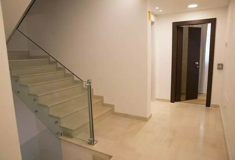 مسافرخانه Boutique Hotel Enia