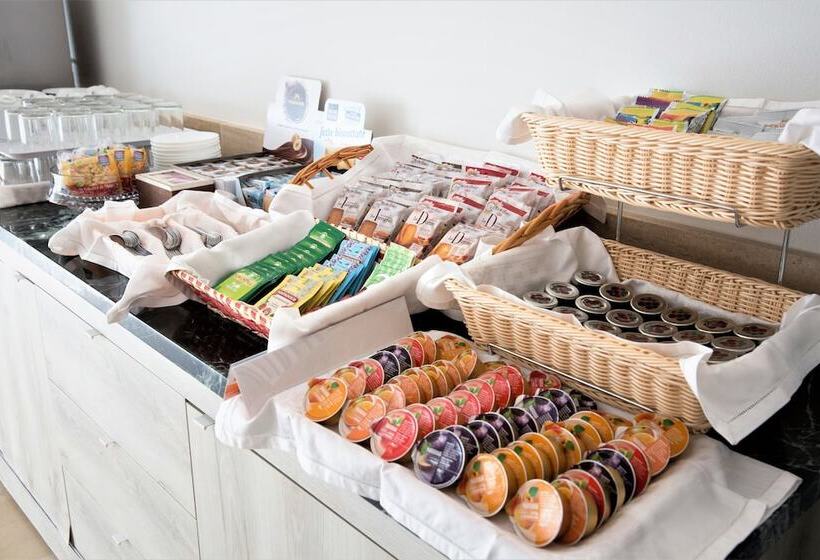 مسافرخانه Boutique Hotel Enia