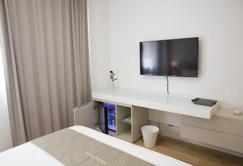 مسافرخانه Boutique Hotel Enia