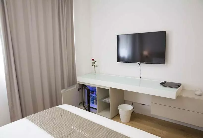 مسافرخانه Boutique Hotel Enia