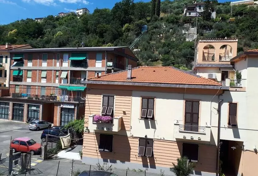 پانسیون Cà  Rossi City  House