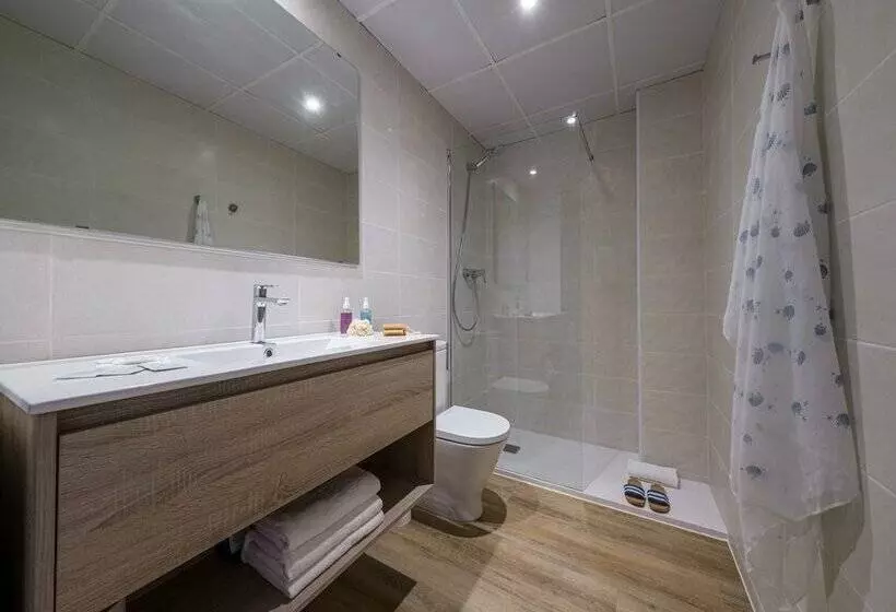 Aparthotel California