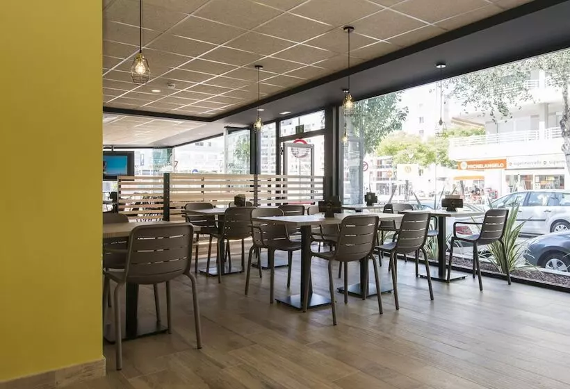 Aparthotel California