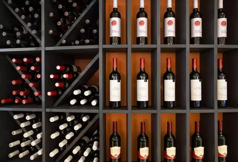 Aparthotel California