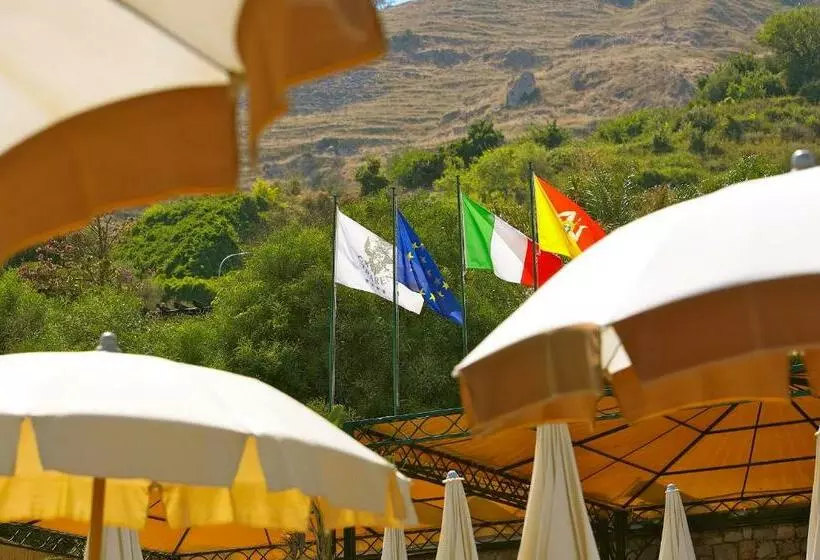 בית מלון כפרי Caparena