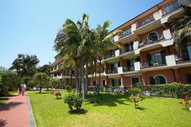 בית מלון כפרי Caparena