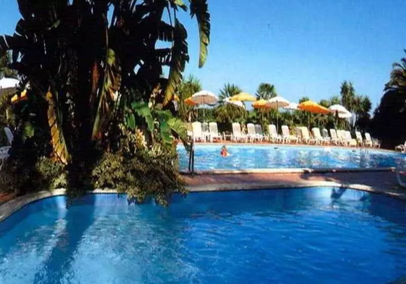 בית מלון כפרי Caparena