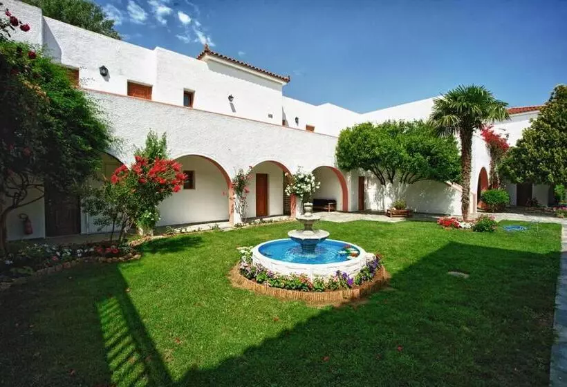 בית מלון כפרי Castello Rosso