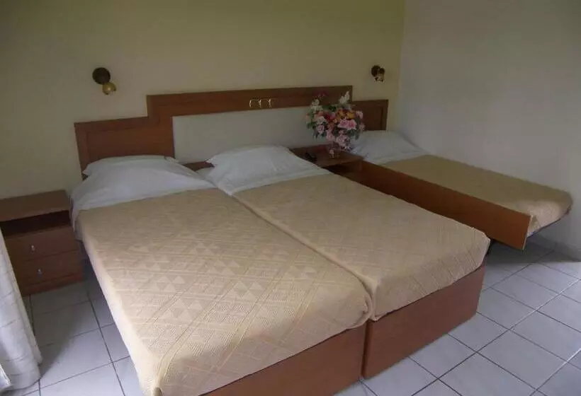 בית מלון כפרי Castello Rosso