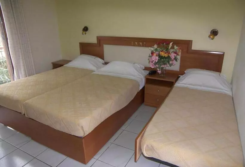 בית מלון כפרי Castello Rosso