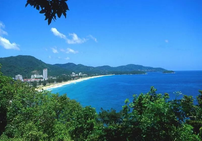 호텔 Central Karon Village