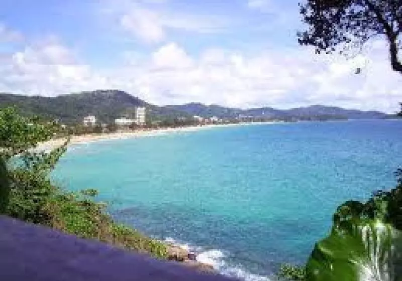 호텔 Central Karon Village