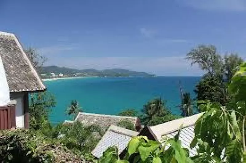 호텔 Central Karon Village