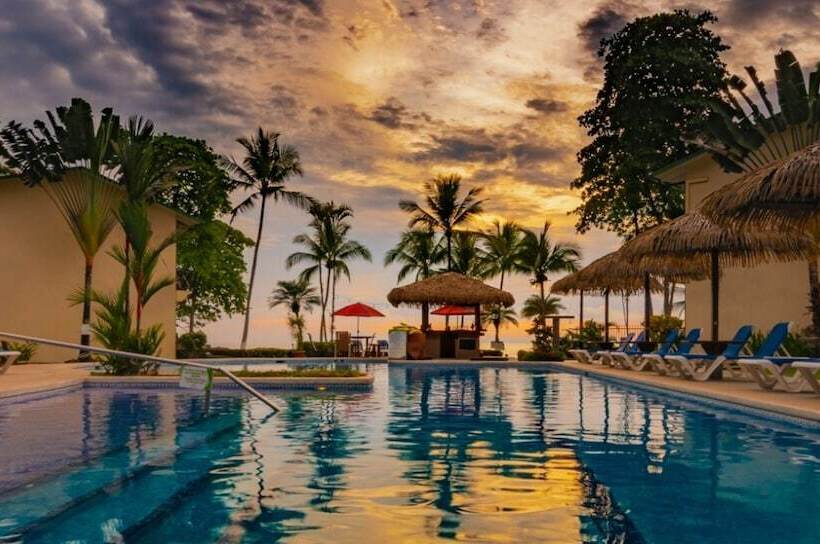 هتل Club Del Mar Oceanfront