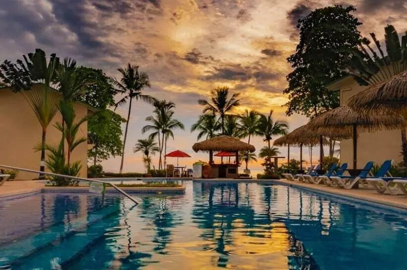 호텔 Club Del Mar Oceanfront