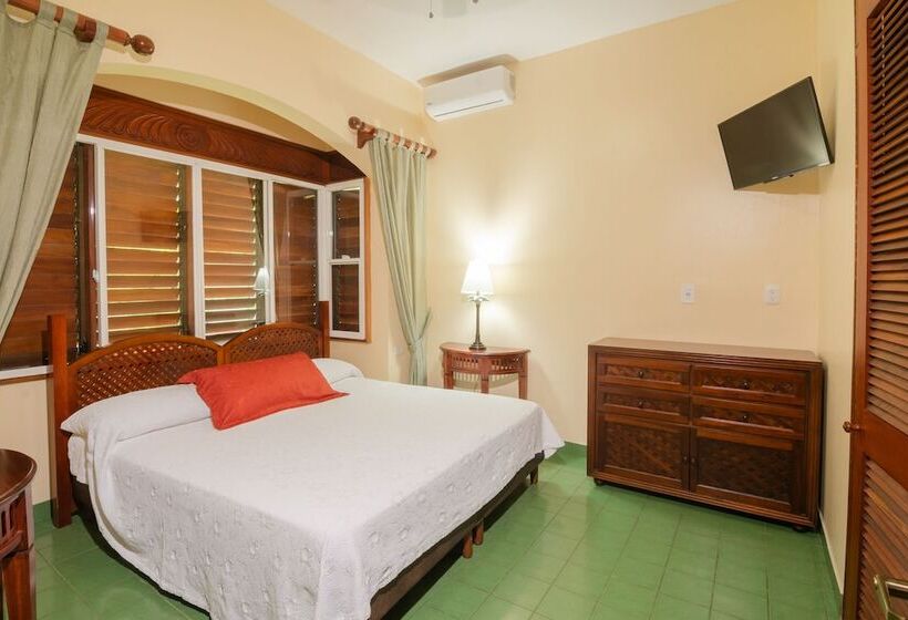 هتل Club Del Mar Oceanfront