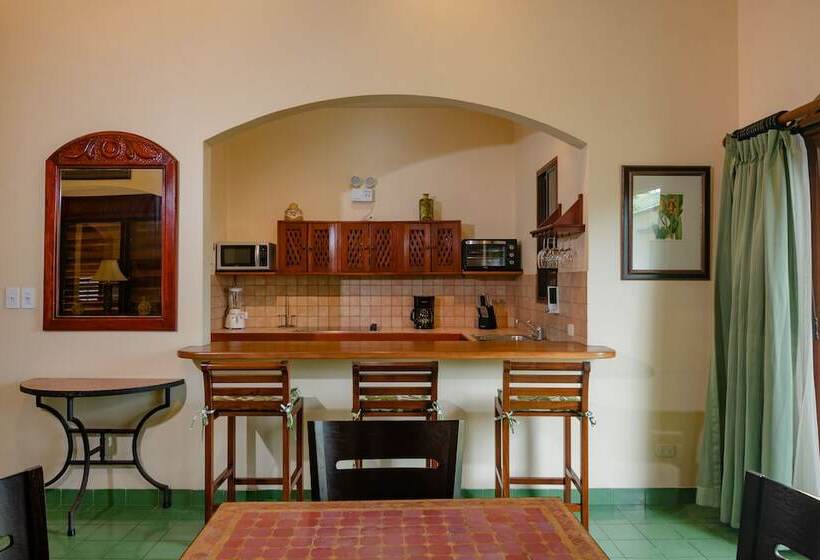 هتل Club Del Mar Oceanfront