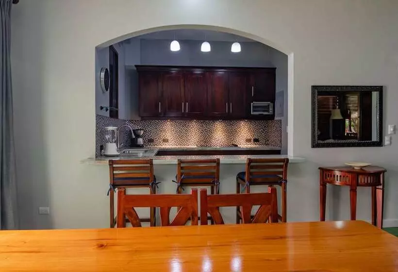 호텔 Club Del Mar Oceanfront