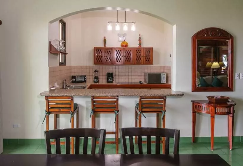 호텔 Club Del Mar Oceanfront