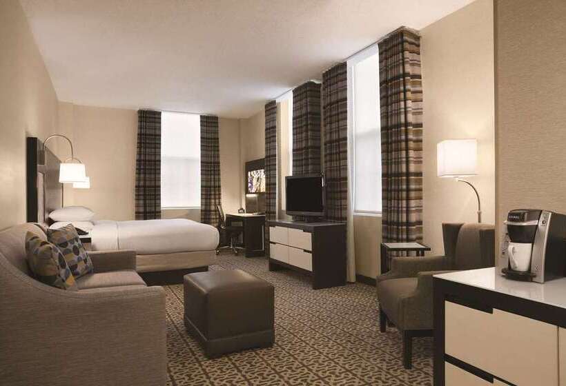 هتل Doubletree By Hilton Bostondowntown