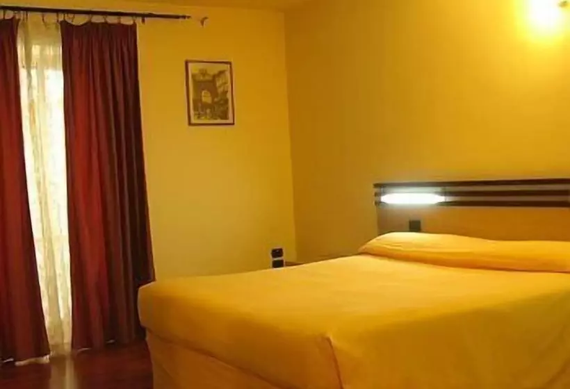 هتل Duomo View Naples