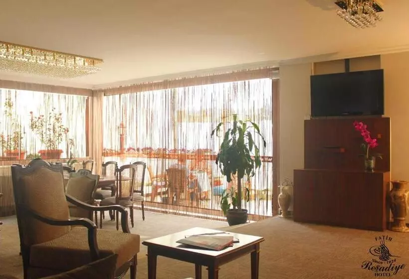 هتل Fatih Resadiye