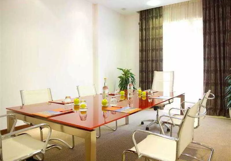 هتل Four Points By Sheraton Siena