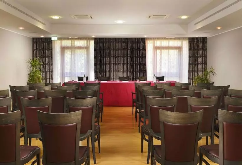 هتل Four Points By Sheraton Siena