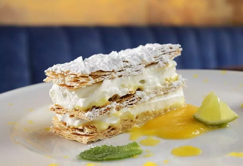 هتل Four Points By Sheraton Siena