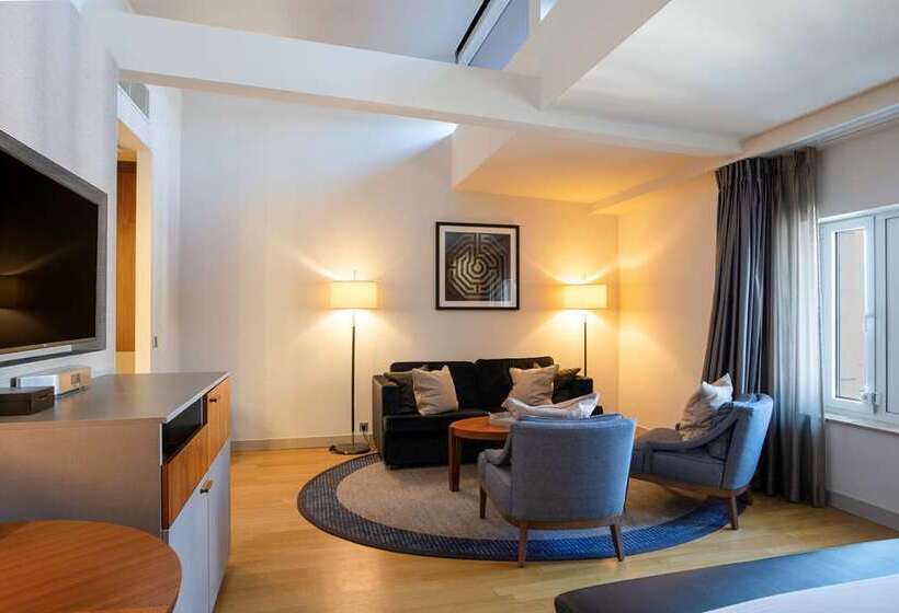 هتل Hilton Cologne